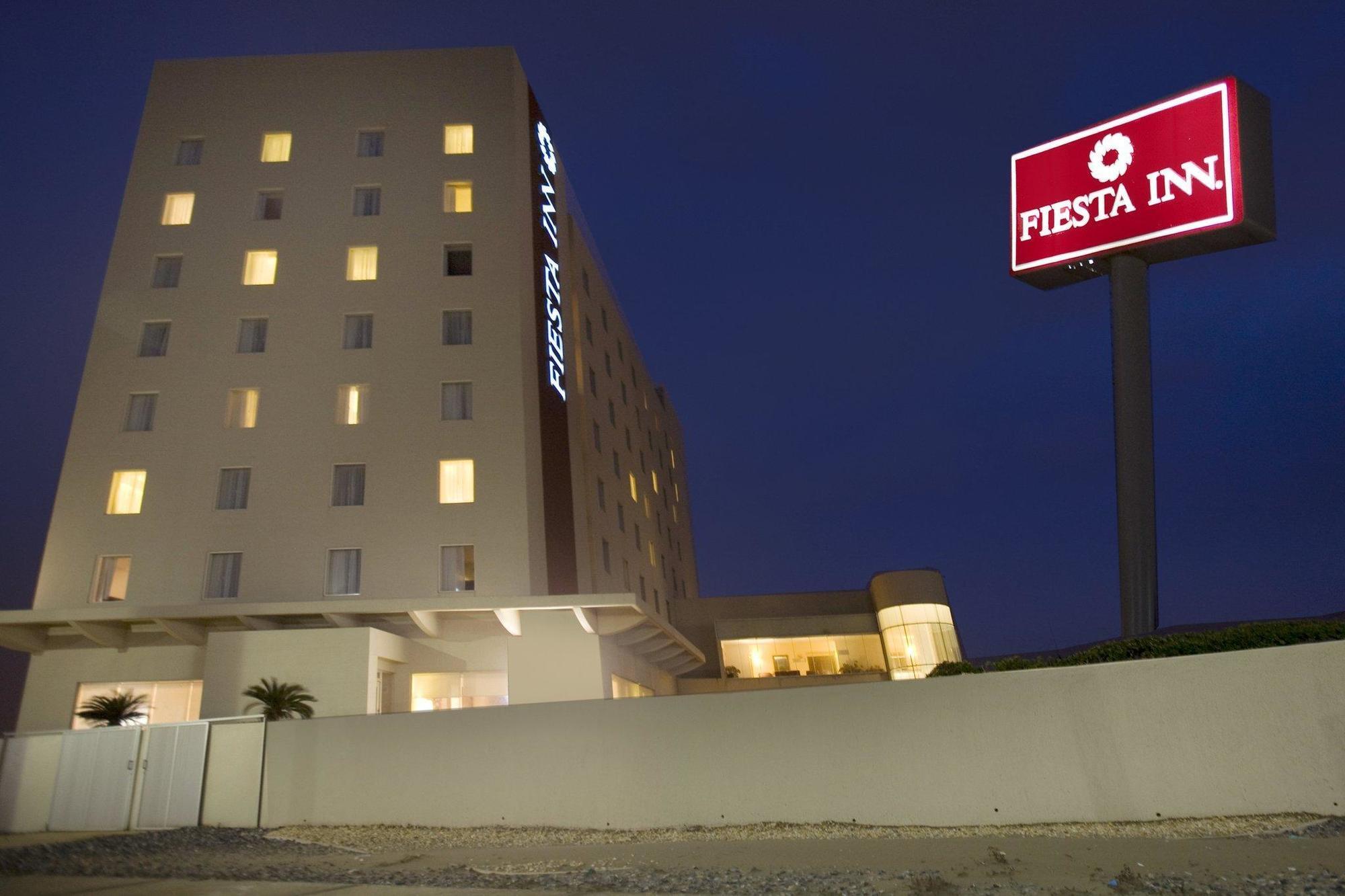 Fiesta Inn Коацакоалкос Екстериор снимка