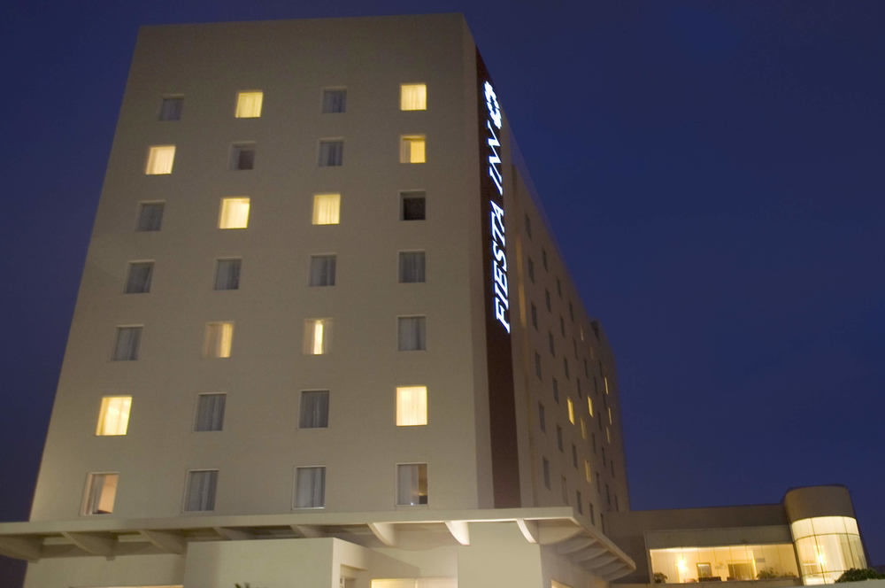 Fiesta Inn Коацакоалкос Екстериор снимка