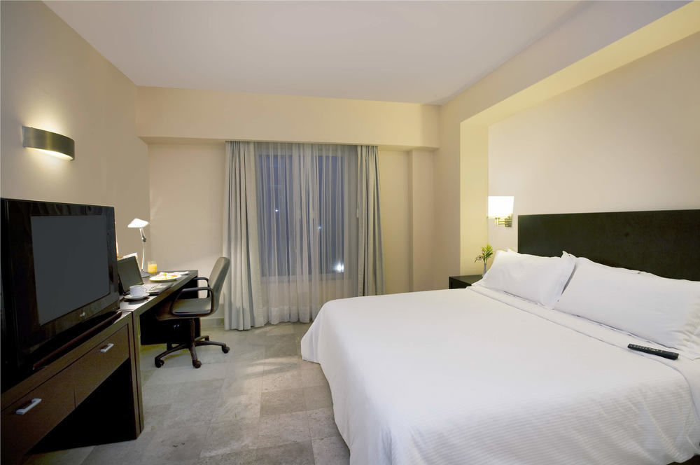 Fiesta Inn Коацакоалкос Екстериор снимка