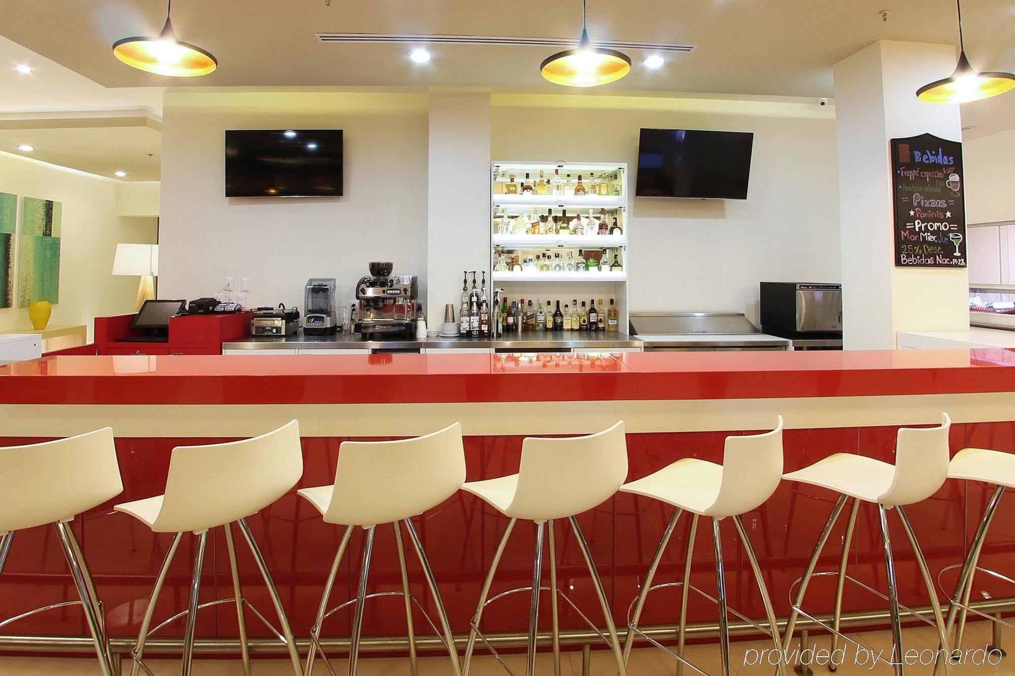 Fiesta Inn Коацакоалкос Екстериор снимка