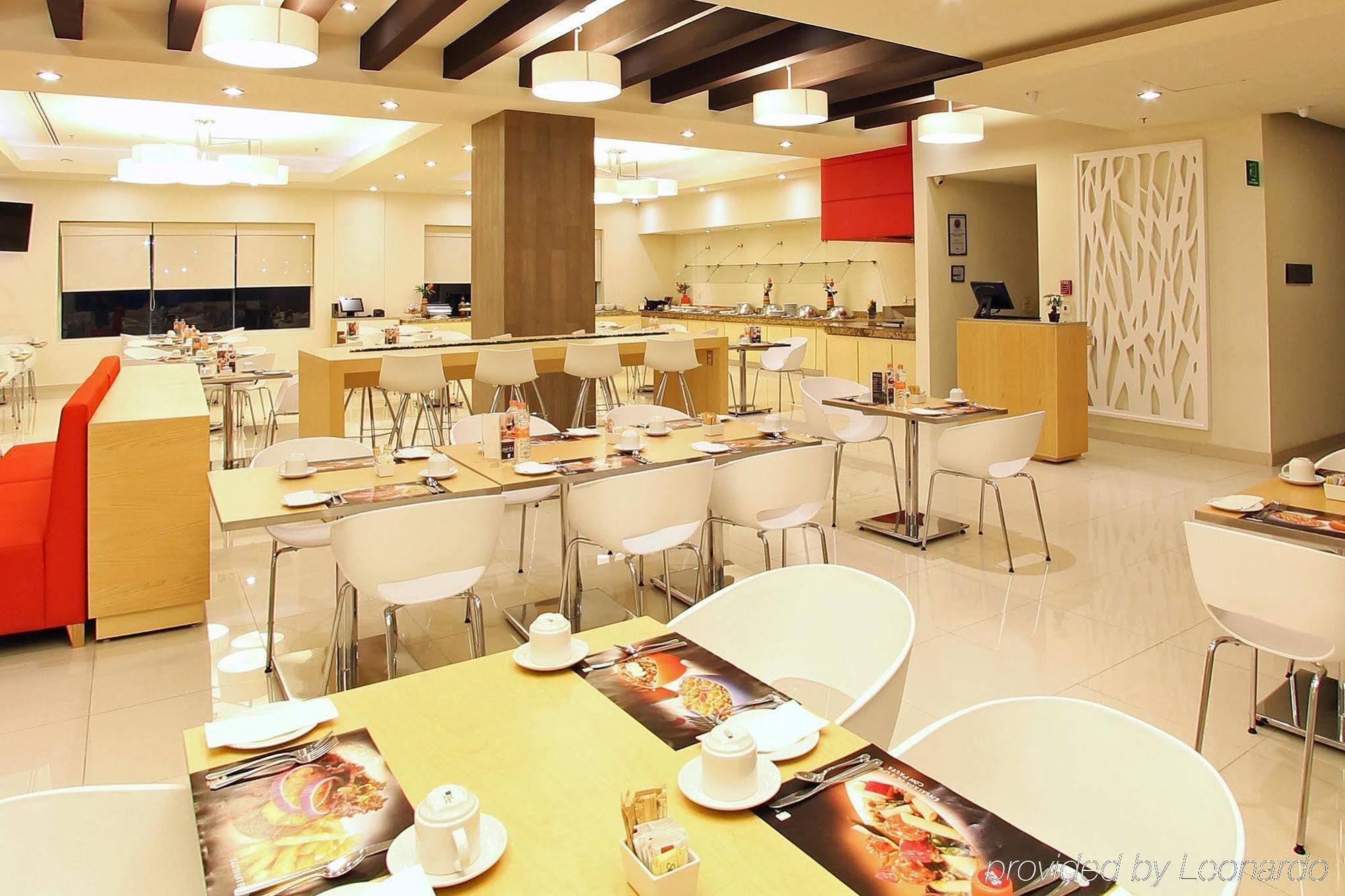 Fiesta Inn Коацакоалкос Екстериор снимка