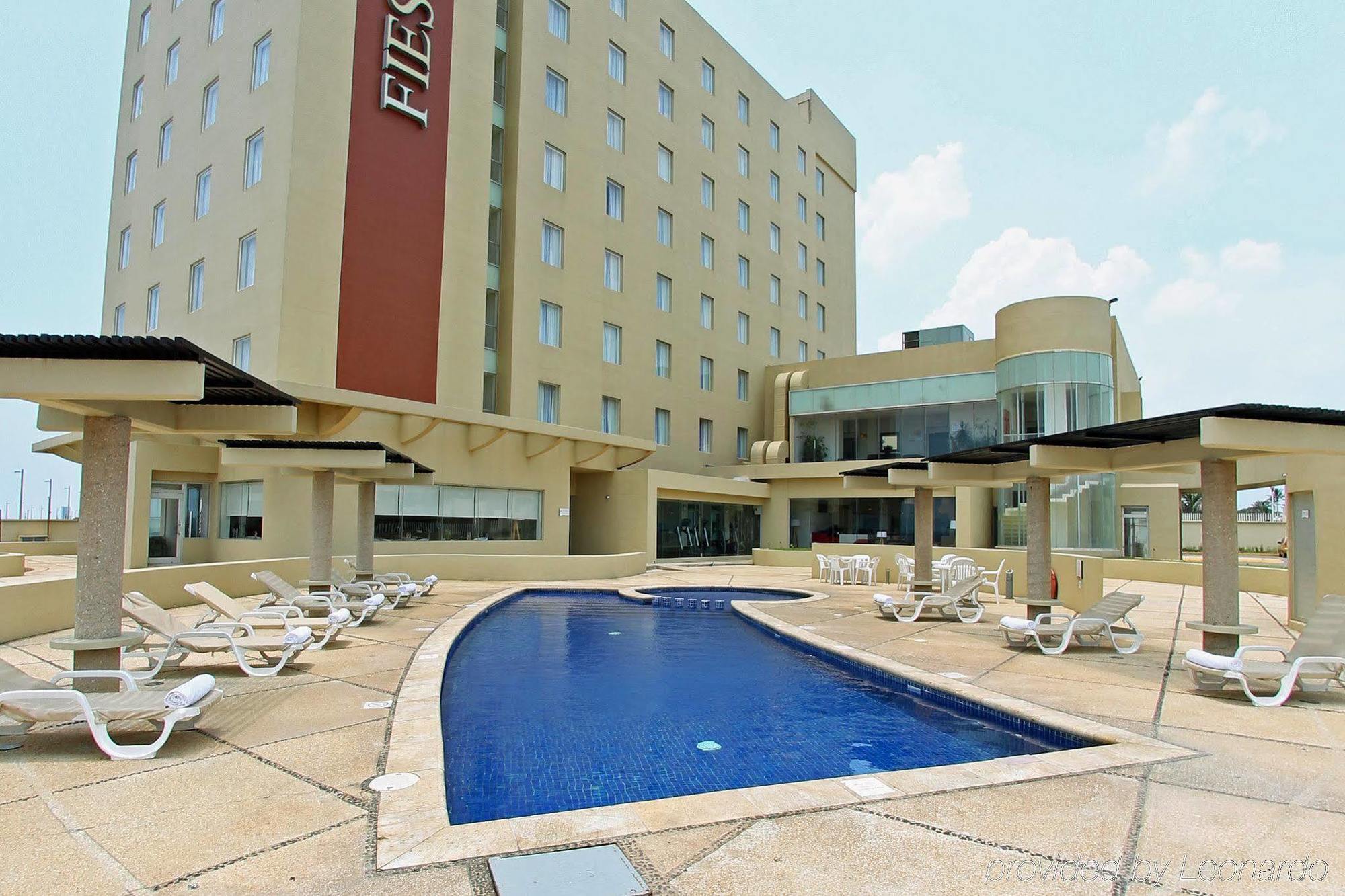 Fiesta Inn Коацакоалкос Екстериор снимка