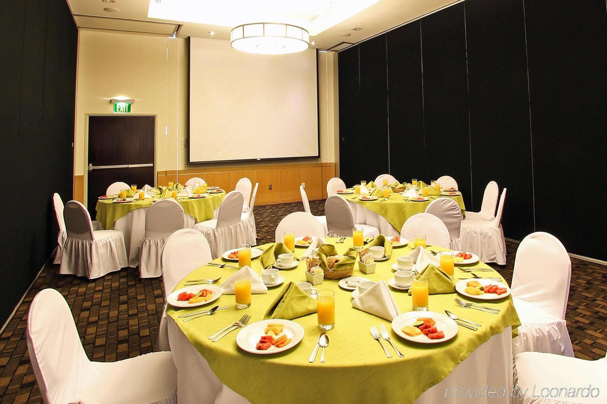 Fiesta Inn Коацакоалкос Екстериор снимка