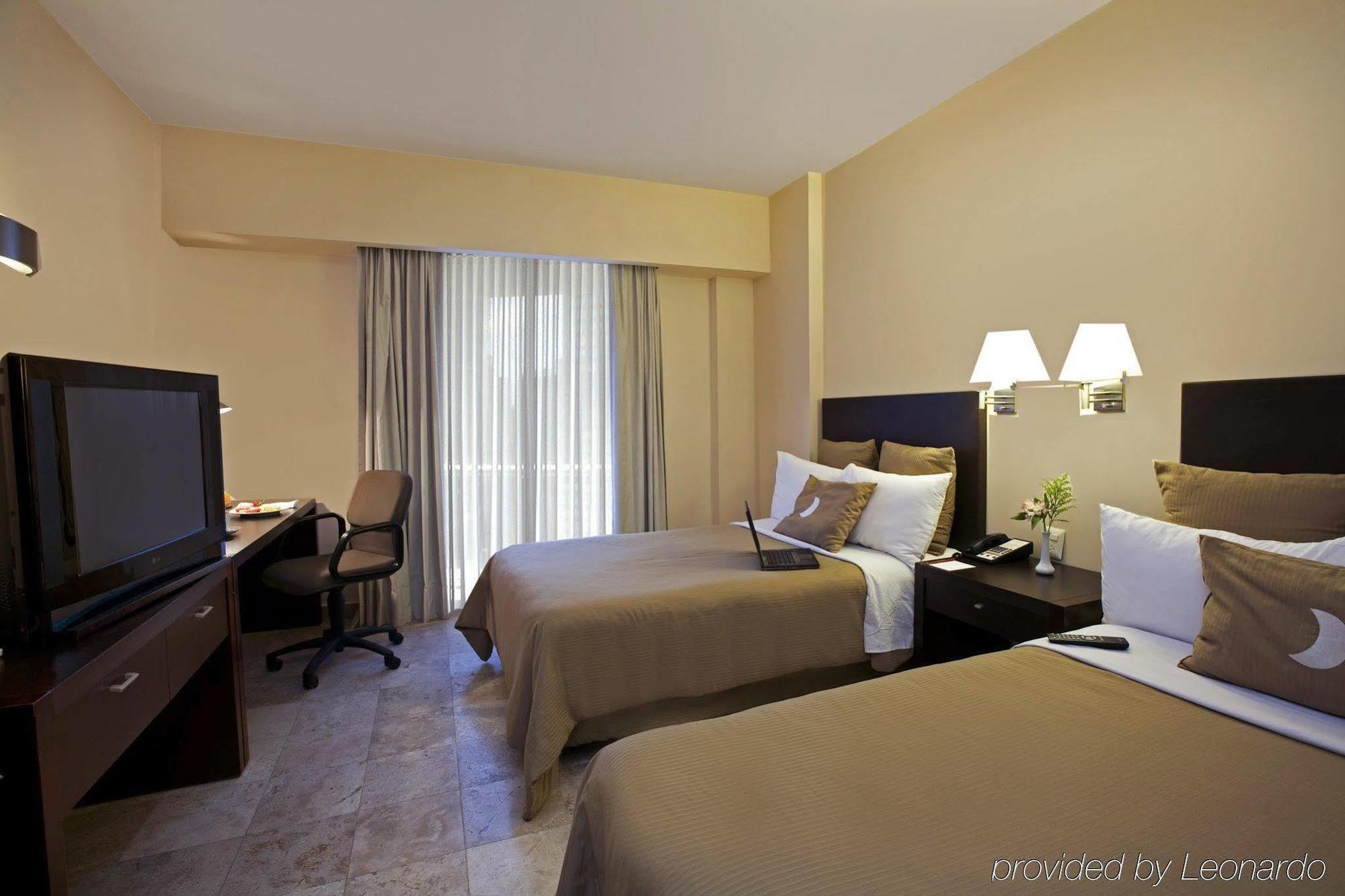 Fiesta Inn Коацакоалкос Екстериор снимка
